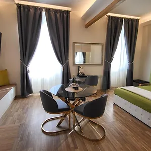 Guest house I Due Grifoni Flat, Taormina